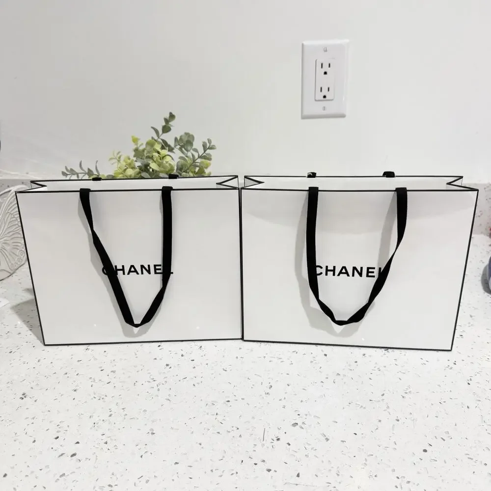 CHANEL gently pre